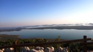 Blick von vransko jezero und kamenjak