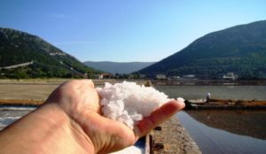 Salz von der stadt ston in kroatien