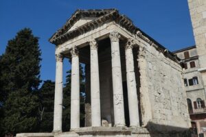 Tempel des Octavian Augustus
